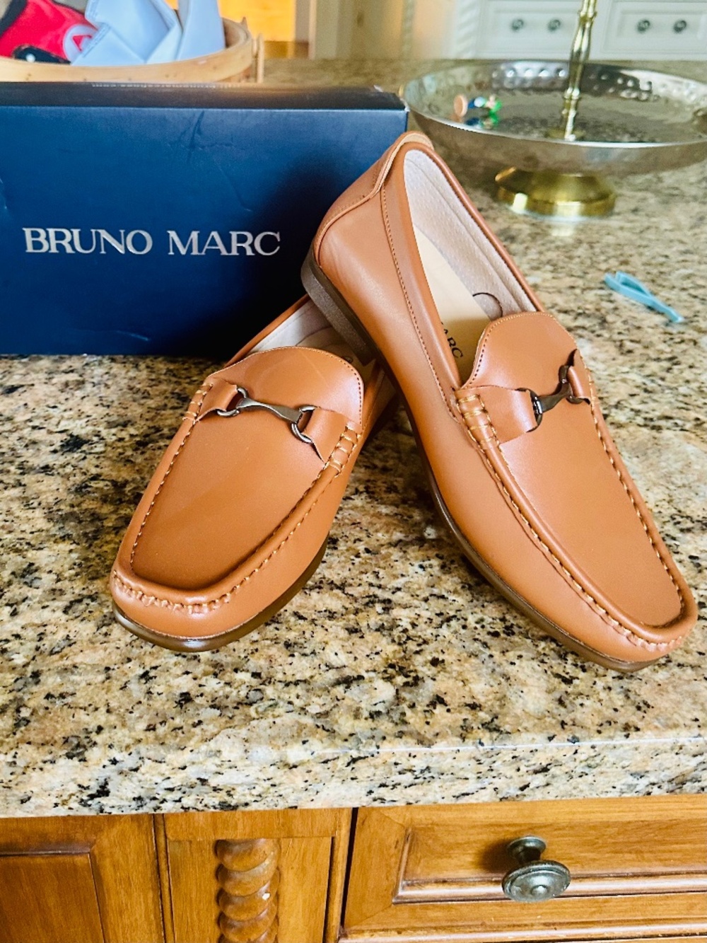BRAND NEW IN BOX- Men's Bruno Marc Loafers- 8